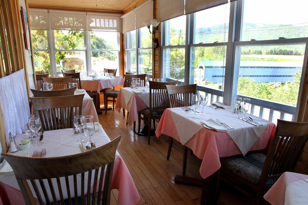 Auberge Des Cevennes LʼAnse-Saint-Jean Eksteriør bilde